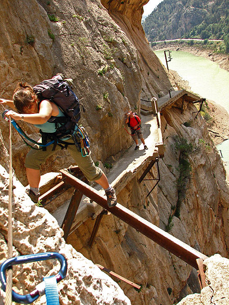 Curiosidades: El camino más peligroso del mundo Caminito-del-rey-lugar-mas-peligroso.jpg?w=594